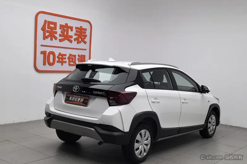 Toyota Yaris L — фото 4
