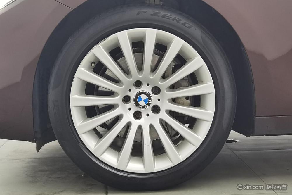BMW 5 Series GT, фото 8