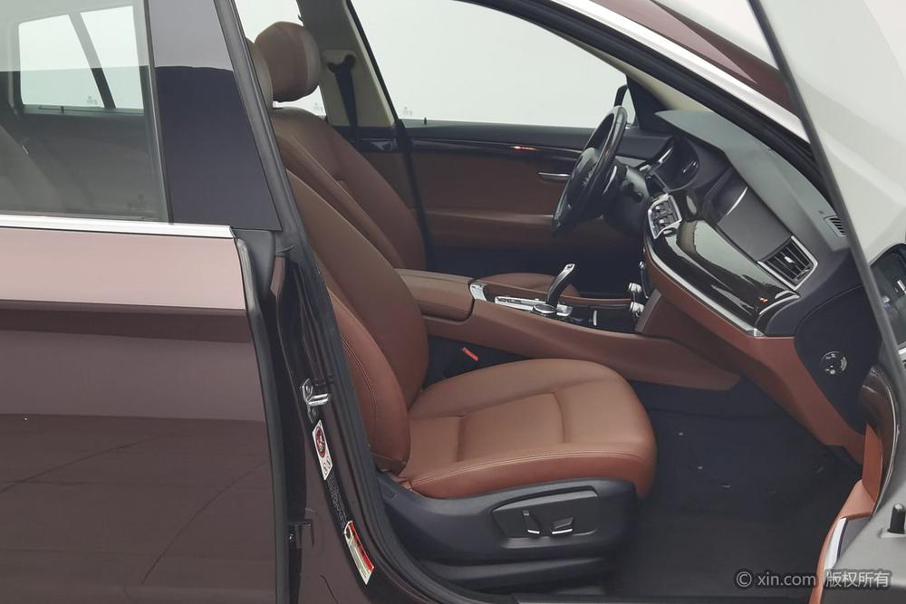 BMW 5 Series GT, фото 16