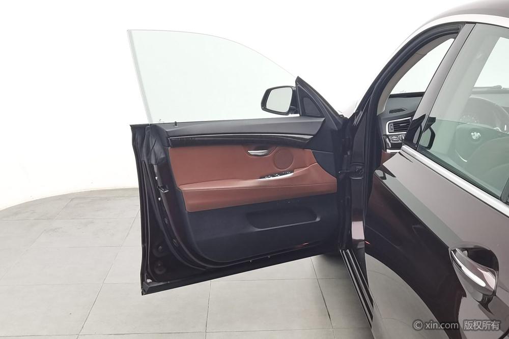 BMW 5 Series GT, фото 20