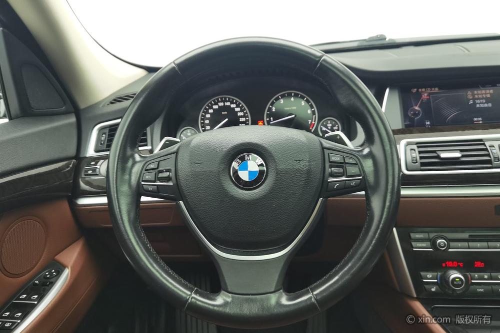 BMW 5 Series GT, фото 13