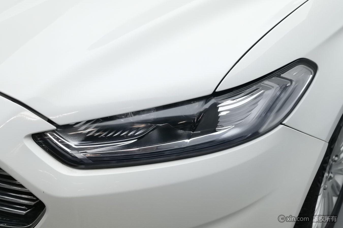 Ford Mondeo 2013 2.0L GTDi200 Fashion