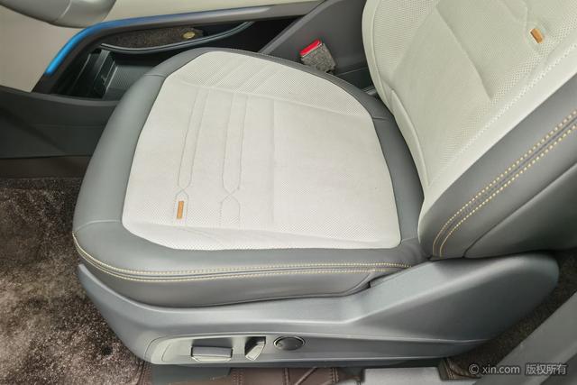 Ford Edge 2023 L 2.0 T Eco Boost 4 WD — фото 18