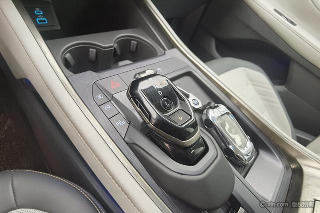 Ford Edge 2023 L 2.0 T Eco Boost 4 WD — фото 14