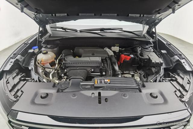 Ford Edge 2023 L 2.0 T Eco Boost 4 WD — фото 5