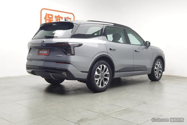Ford Edge 2023 L 2.0 T Eco Boost 4 WD — фото 4