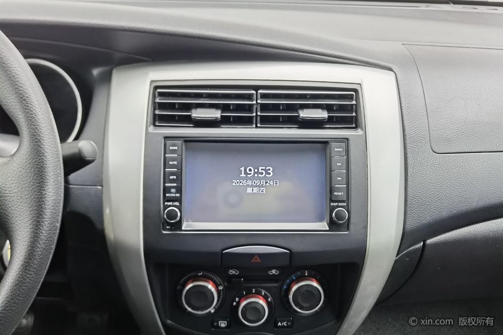 Nissan Livina, фото 11