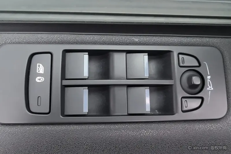 Land Rover Discovery Sport — фото 17
