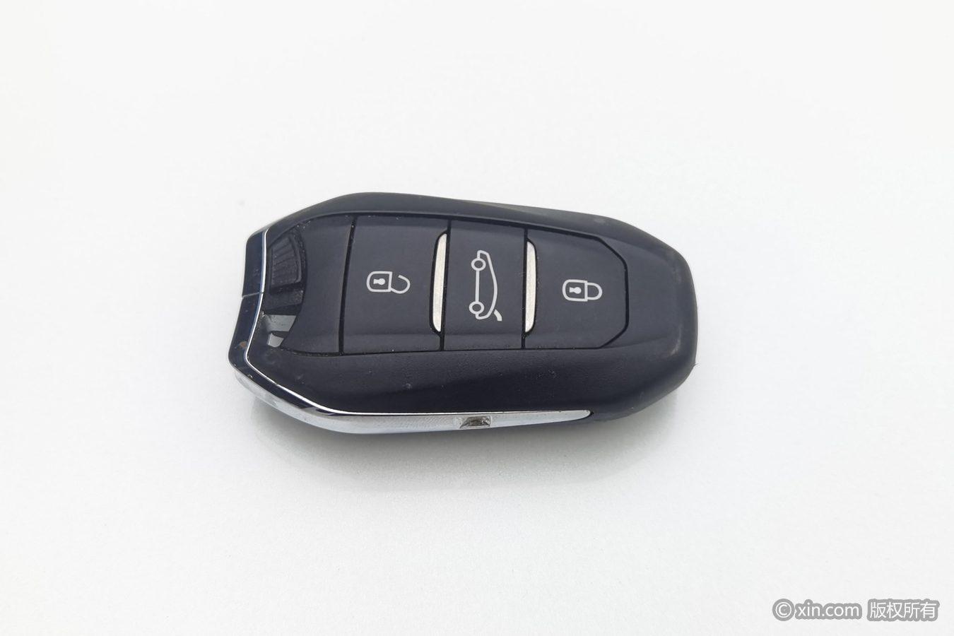 Peugeot 5008 2017 380THP 7 мест Elite