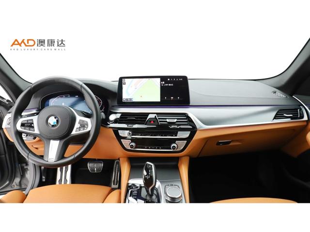 BMW 5-Series 2021 525i M — фото 7