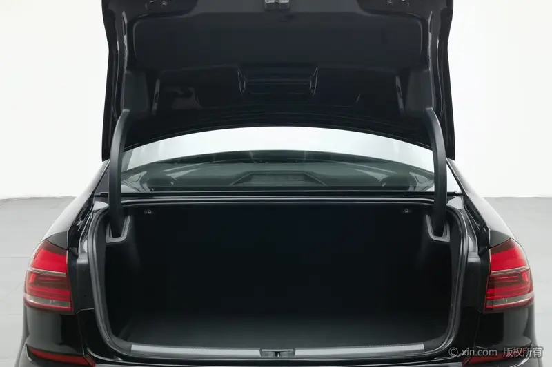 Volkswagen Passat — фото 18