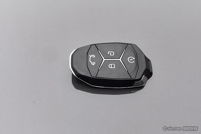 Lynk & Co 02 2022 1.5 TD DCT Plus — фото 6