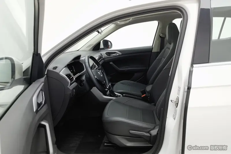 Volkswagen T-Cross — фото 12