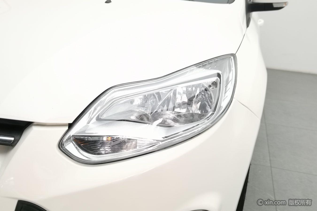 Ford Focus 2012 1.6L AT