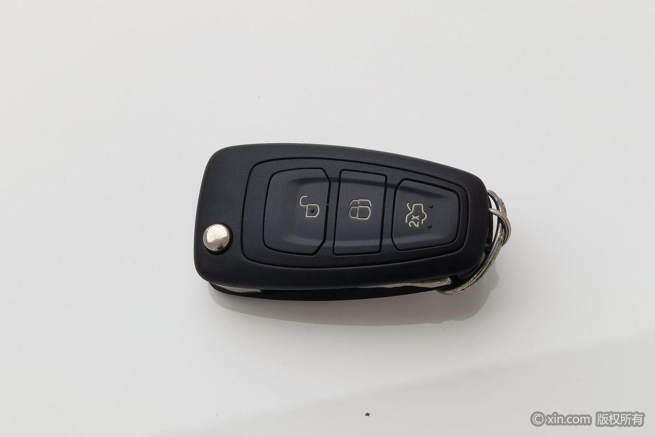 Ford Focus 2012 1.6L AT