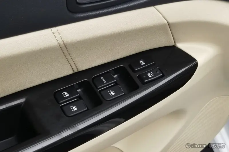 Changan Eado — фото 17