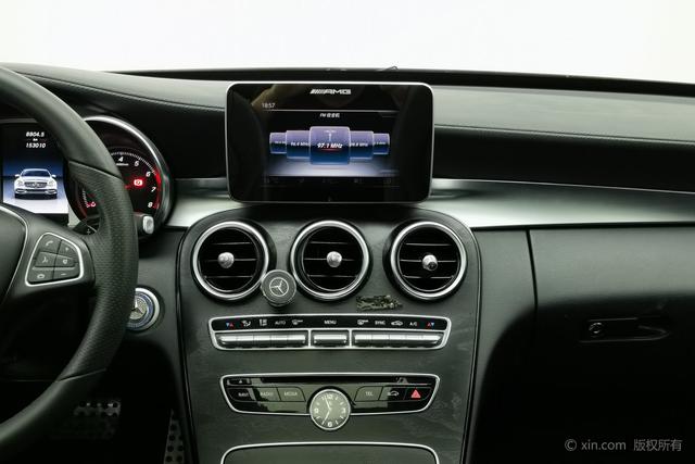 Mercedes Benz C-Class 2017 — фото 13
