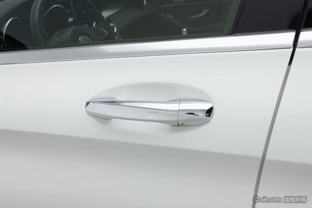 Mercedes Benz C-Class 2017 — фото 11