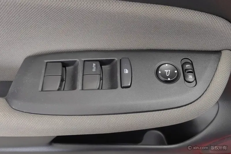 Honda Life 1.5L CVT SPO-SS — фото 17