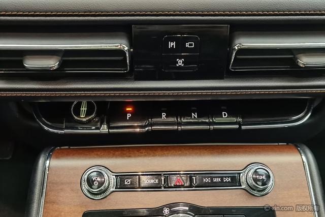 Lincoln Aviator 2023 3.0 T V 6 4 WD — фото 12