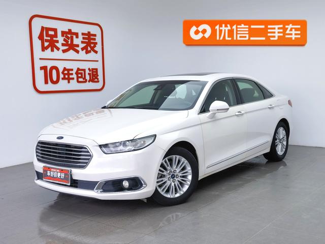 Ford Taurus 2018 года выпуска