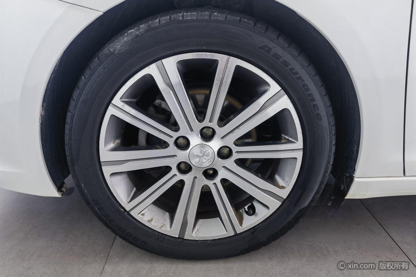 Peugeot 408 2014 1.8L AT Luxury
