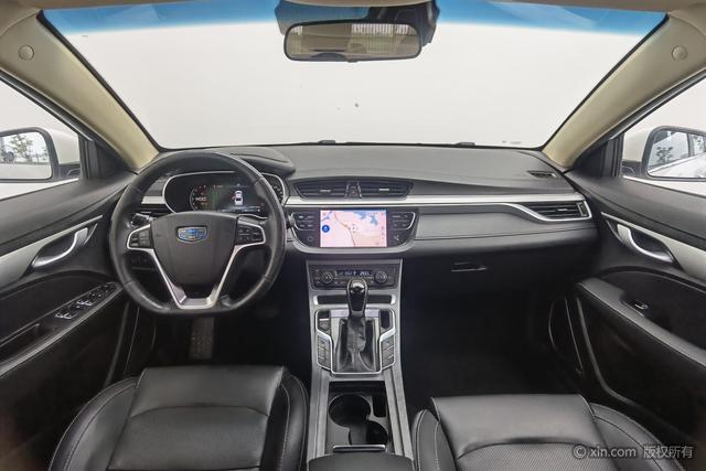 Geely Emgrand 2018 1.5 L CVT — фото 13