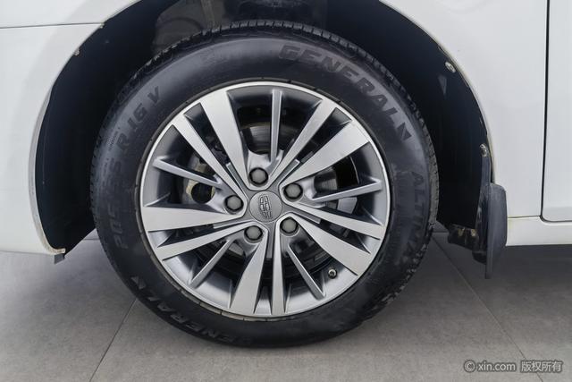 Geely Emgrand 2018 1.5 L CVT — фото 9