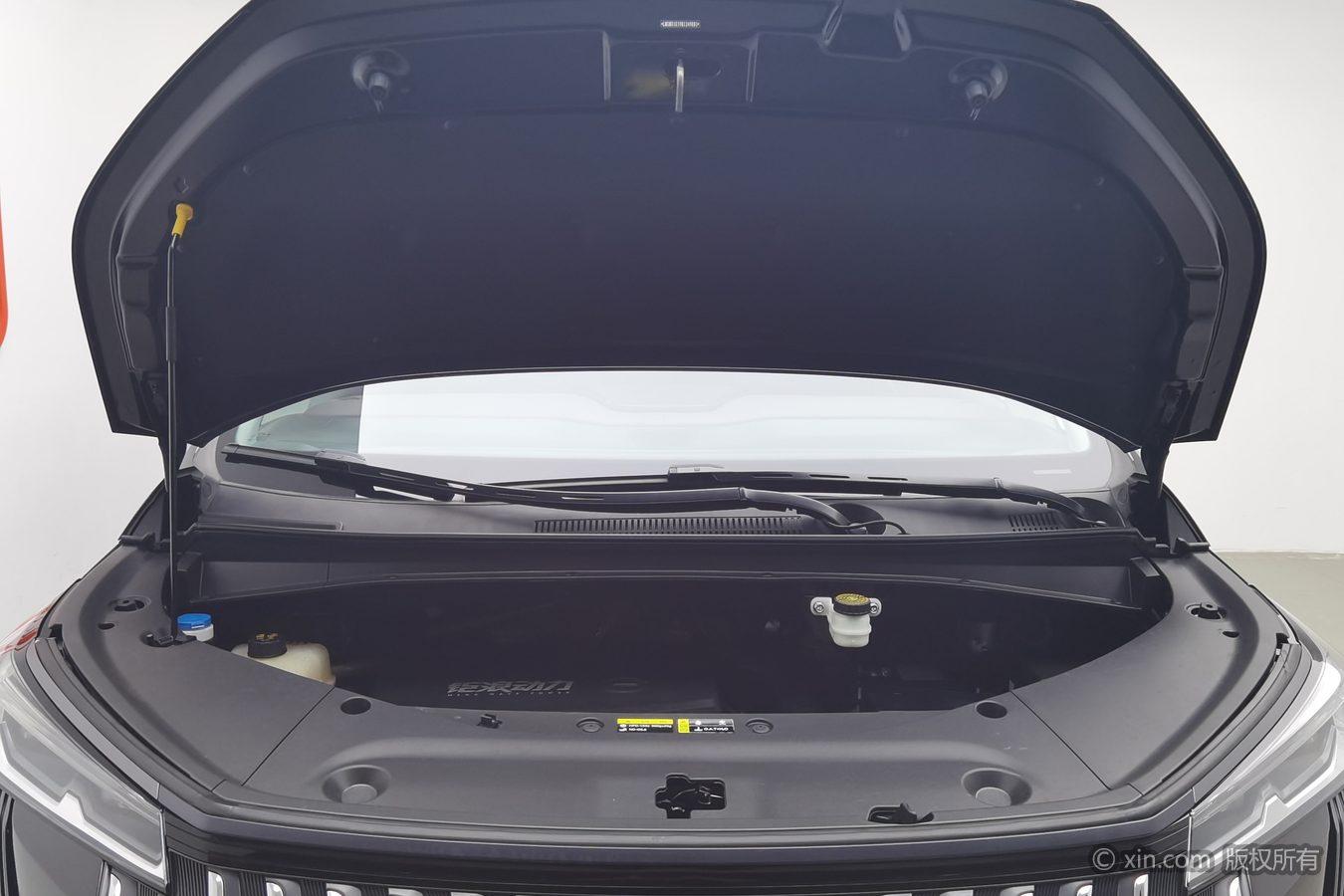 GAC M8 2024 2.0TGDI Luxury