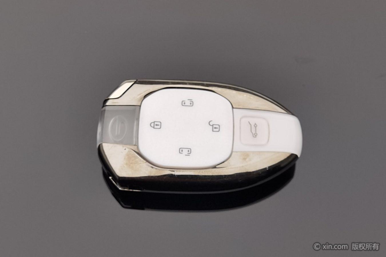 GAC M8 2024 2.0TGDI Luxury