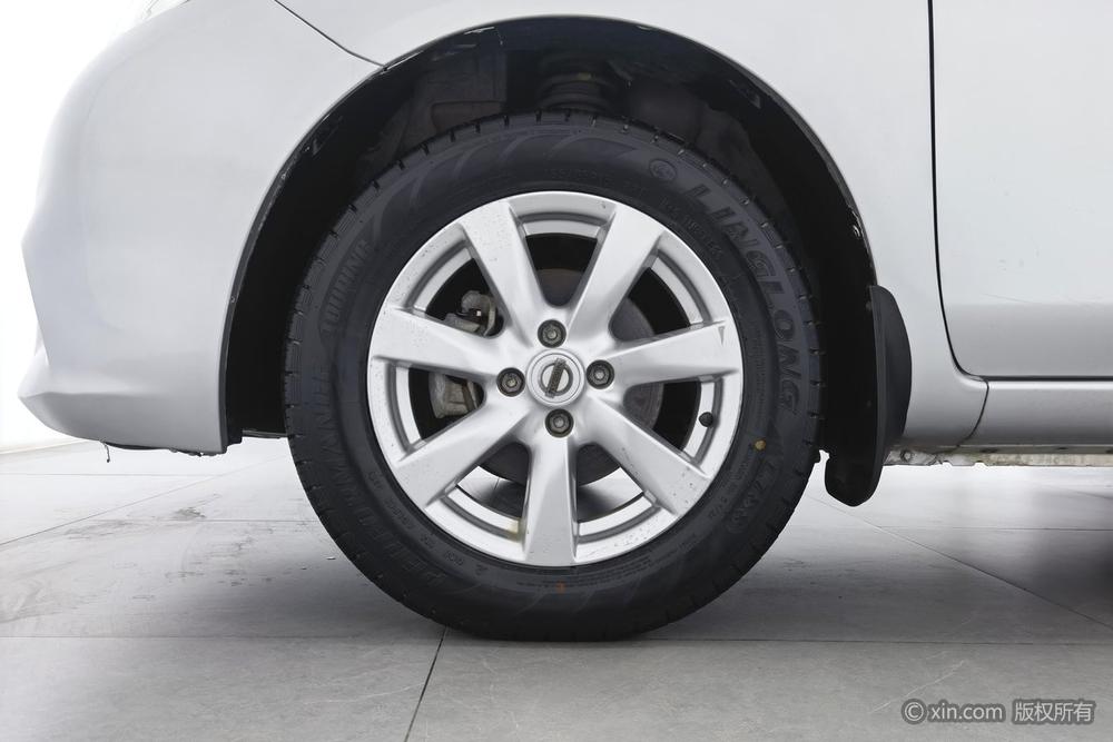 Nissan Sunny, фото 10
