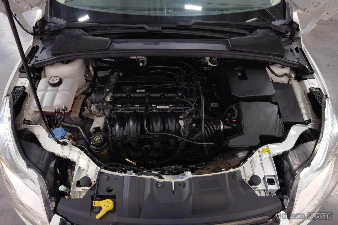 Ford Focus 2012 1.6L AT