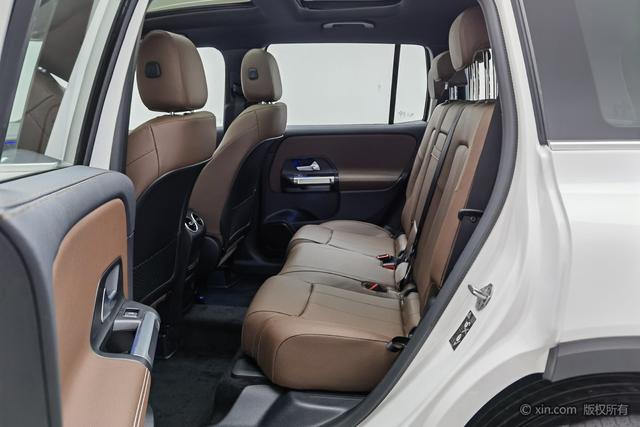 Mercedes-Benz GLB 2023 GLB 220 — фото 20