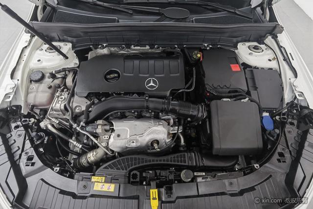 Mercedes-Benz GLB 2023 GLB 220 — фото 5