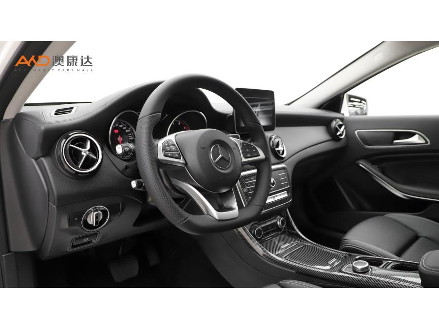 Mercedes-Benz GLA 2019 GLA 200 Fashion