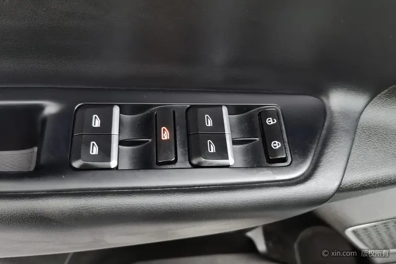 Geely Emgrand GS — фото 17