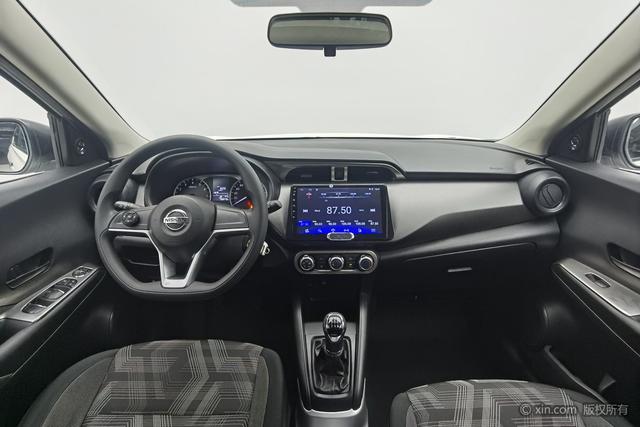 Nissan Kicks 2020 1.5 L MT — фото 11