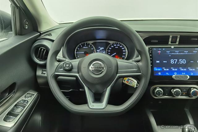 Nissan Kicks 2020 1.5 L MT — фото 13