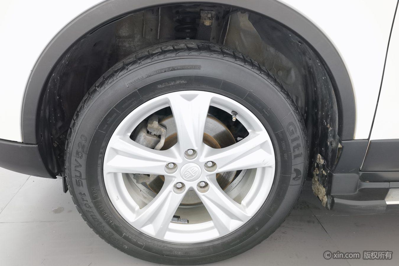 Bestune X80 2016 2.0L AT Luxury