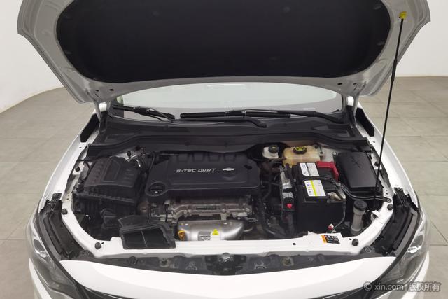 Chevrolet Cruze 2022 Белый из Китая, фото 3