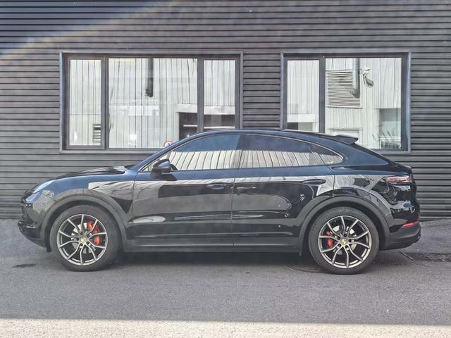 Porsche Cayenne Coupé 2019 Cayenne Coupé 3.0 T — фото 4