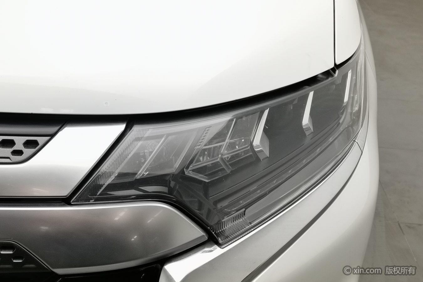 Mitsubishi Outlander 2019 2.4L 5 мест V