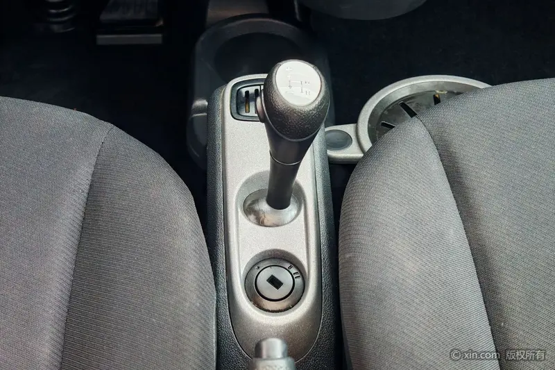 Smart fortwo 1.0 MHD Special Edition — фото 10