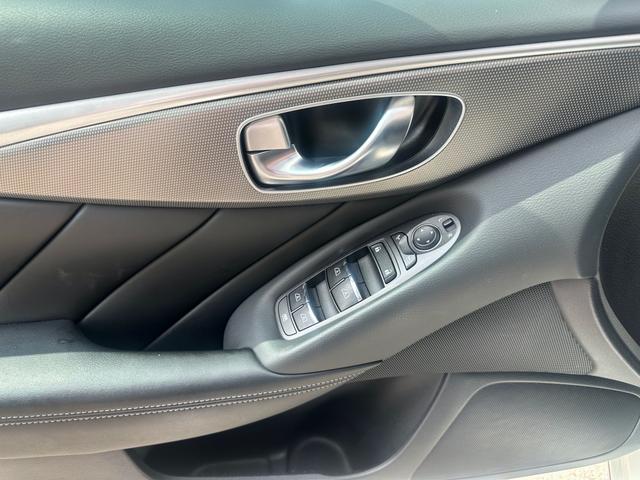 Infiniti Q50L 2016 — фото 19