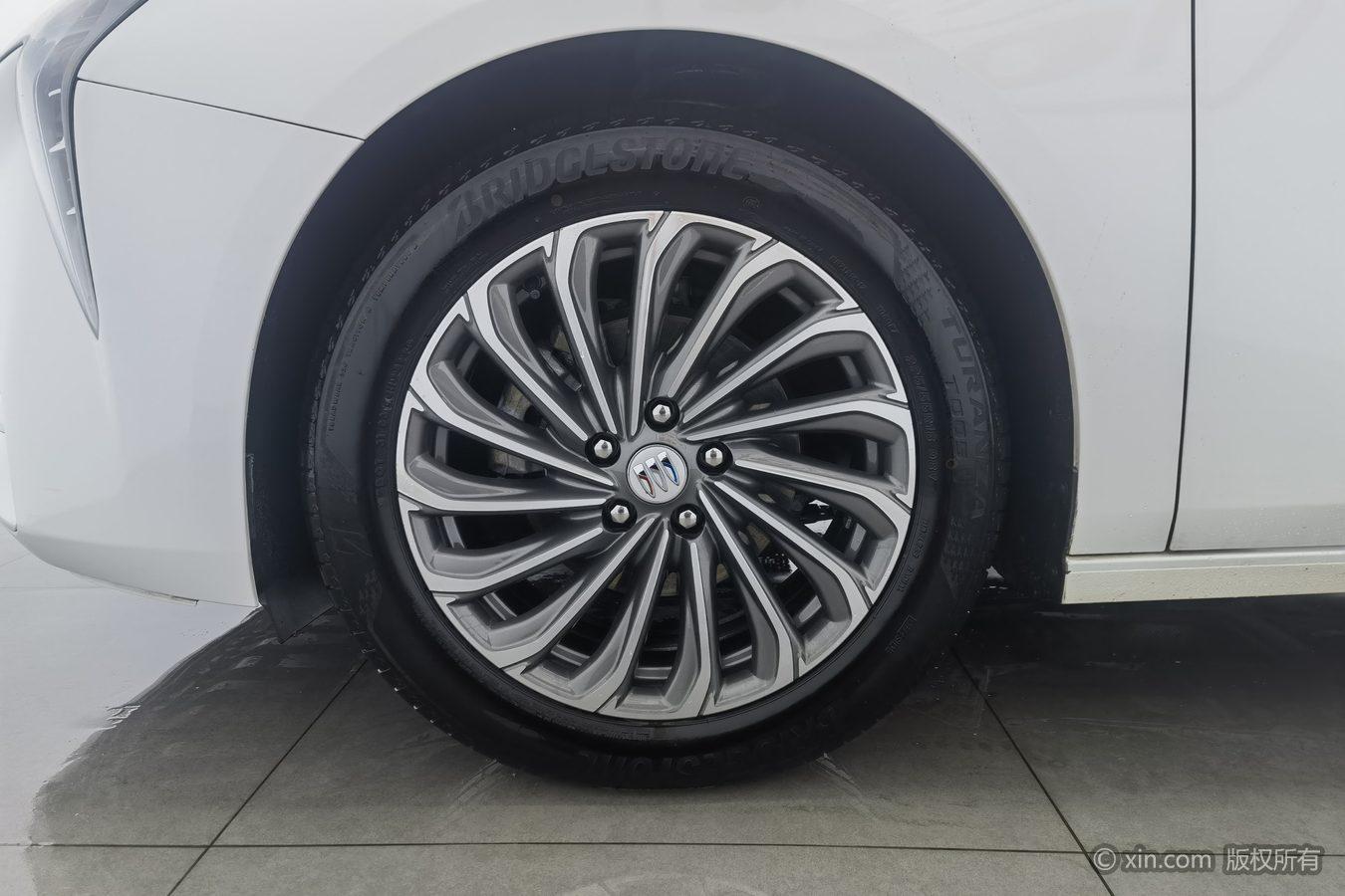 Buick LaCrosse 2023 28T AT