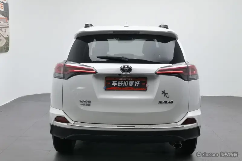 Toyota RAV4 — фото 3