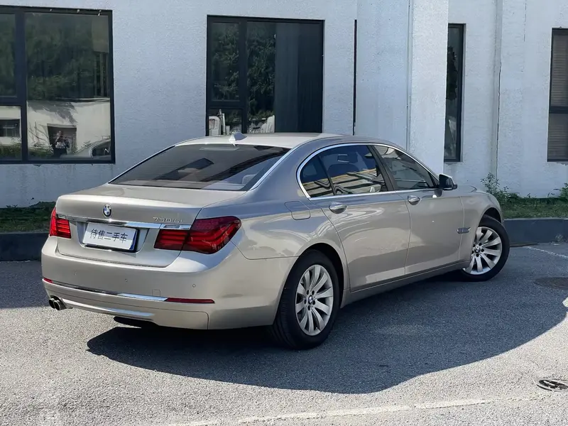 BMW 7 730 Li — фото 3