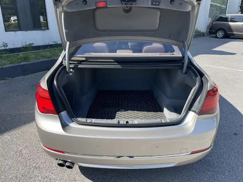 BMW 7 730 Li — фото 10