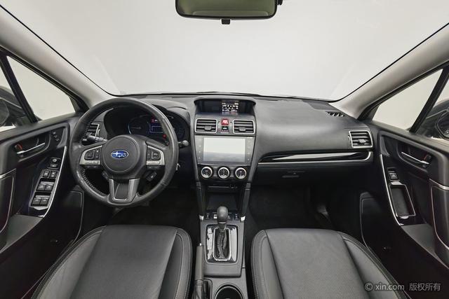 Subaru FORESTER 2016 2.5i — фото 12