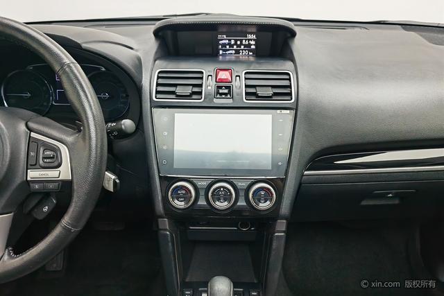 Subaru FORESTER 2016 2.5i — фото 11